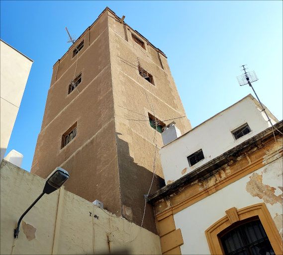 Torre de Perdigones en la calle Relámpago de Almería