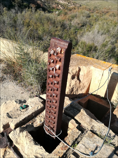 mecanismo de accionamiento de compuertas