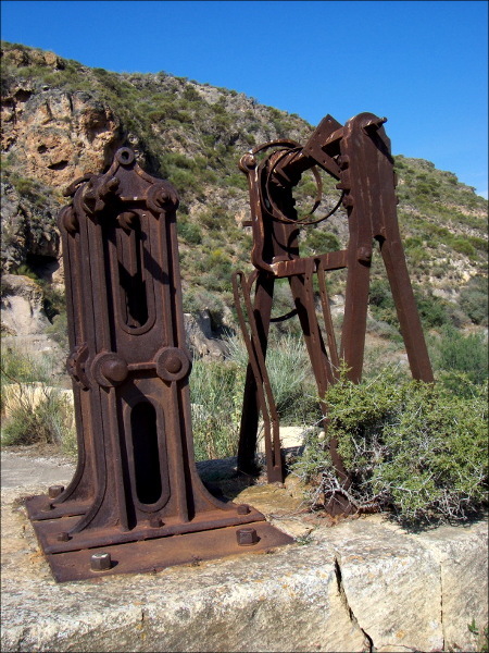 mecanismo de accionamiento de compuertas