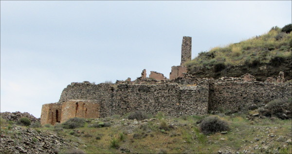Ruinas de la estacin de cable areo de Cala de las Picotas
