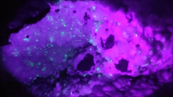 Minerales de uranio en la mina Descuido