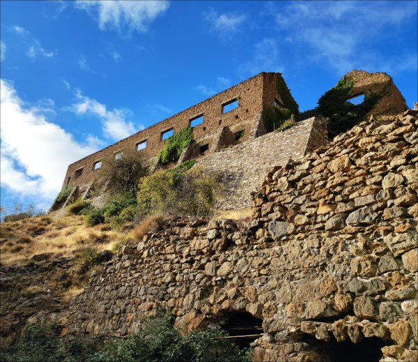 Edificio de talleres de las Menas